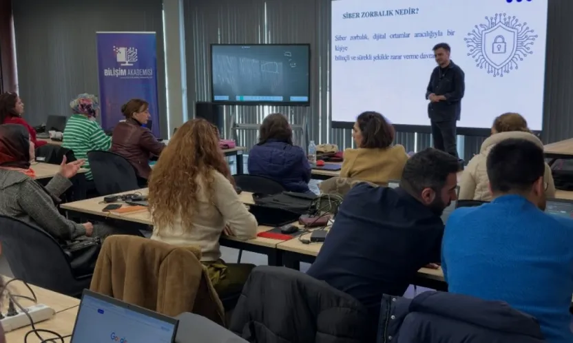 Kayseri'de Öğretmenlere Siber Güvenlik Eğitimi