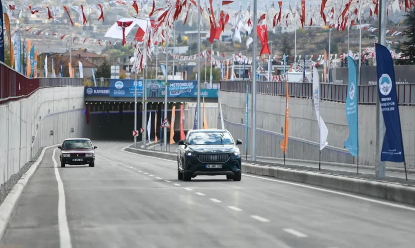 Kayseri Meteoroloji Kavşağı Açıldı: Kartal Kavşağı Eli Kulağında