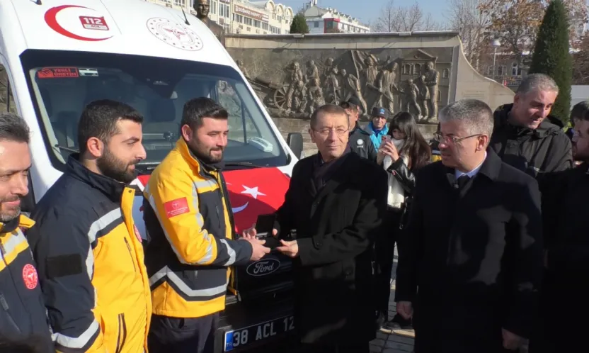 Kayseri'ye tahsis edilen 12 yeni ambulansın teslim töreni gerçekleştirildi