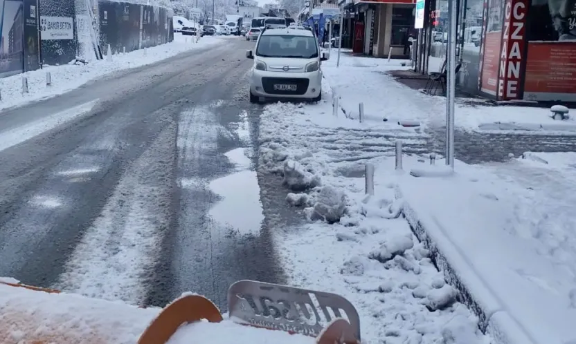 Kocasinan'da kar temizleme faaliyetleri devam ediyor