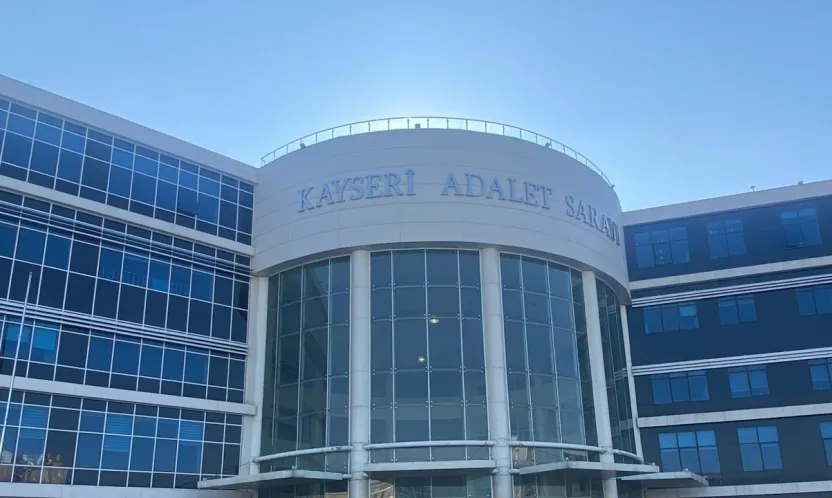 Kurşunlama nedeniyle açılan davada sanıklar hakim karşısına çıktı