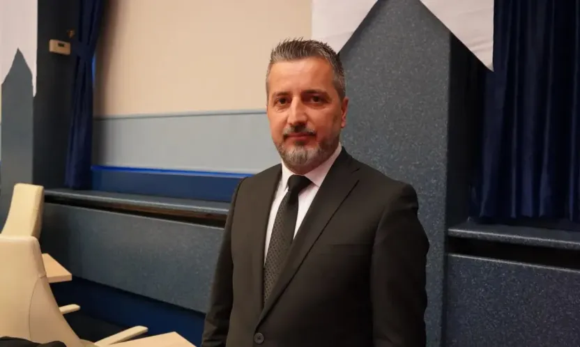 Meclis Üyesi Ülker, 'Büyükşehir Belediyesinin borçları azalması gerekirken her yıl daha da artıyor'