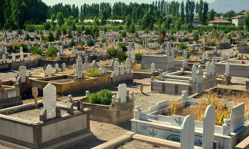 Mezarlık ücretlerine zam: Eski mezarlık 800 bini gördü