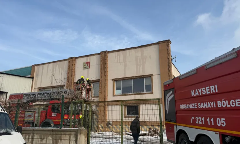 Mobilya fabrikasında yangın çıktı
