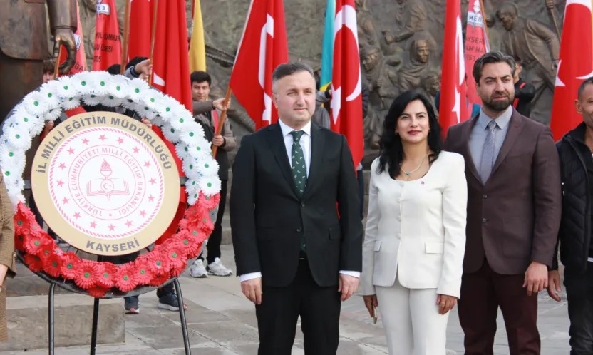 Müdür Esen 'Erdemli bir topluma doğru giden yolda öğretmenin ideali, çok önemlidir'