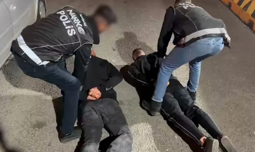 Narkotik'ten operasyon: 26 bin uyuşturucu hap ele geçirildi