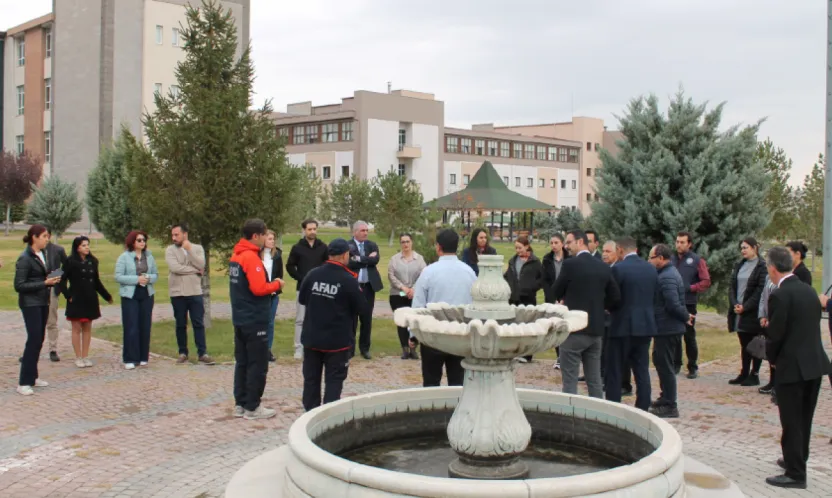 NNY Üniverstesi'nde deprem ve Yangın Tahliye Tatbikatı