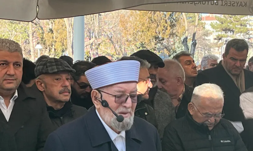 Nursaçan Hoca hanımını Dar-ı Bekâ'ya uğurladı