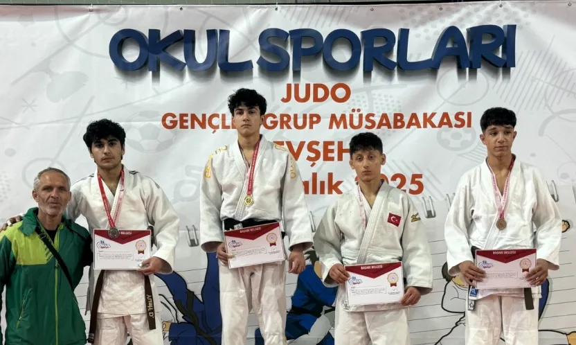 Okul Sporları Judo Gençler Grup Şampiyonasında Kayseri'ye Türkiye 2'nciliği