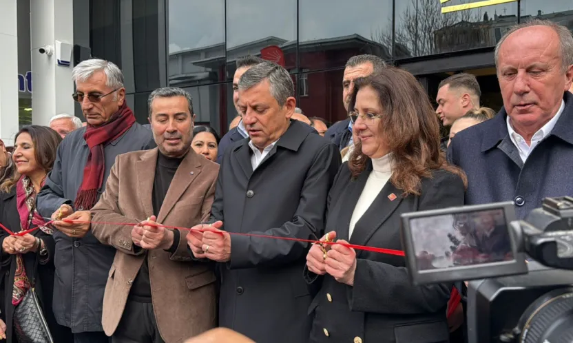 Özgür Özel CHP İl Binasını açtı 'Buranın tapusu bir tek kişiye kayıtlıdır'