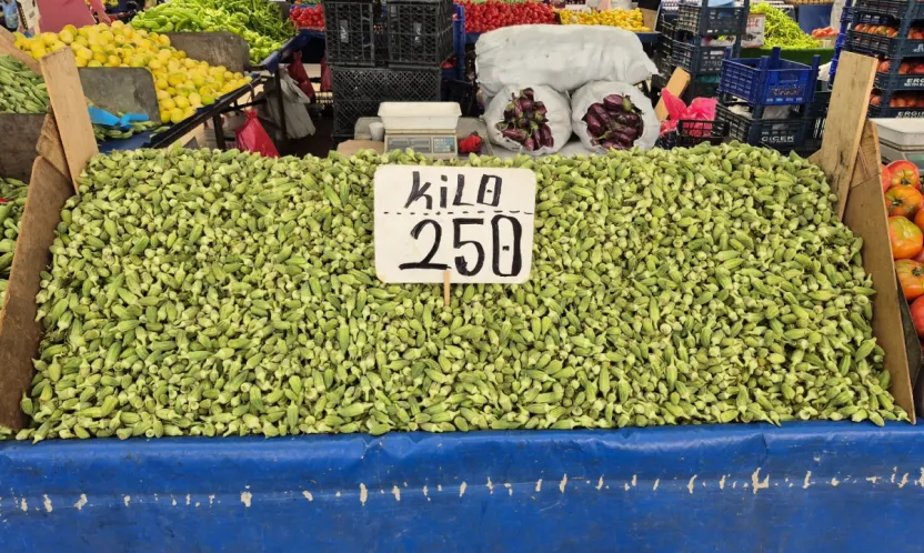 Pazar tezgahlarının en pahalı ürünü bamya oldu
