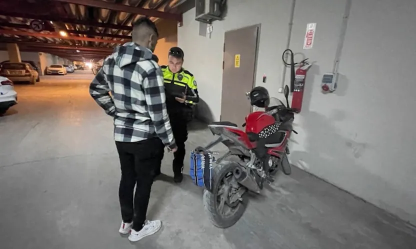 Plakasız motosiklet sürücüsüne 6 farklı ihlalden yüklü ceza