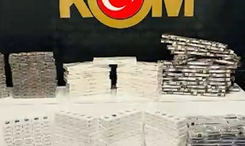 Şehre kaçak sigara sokmaya çalışan 2 şüpheli yakalandı