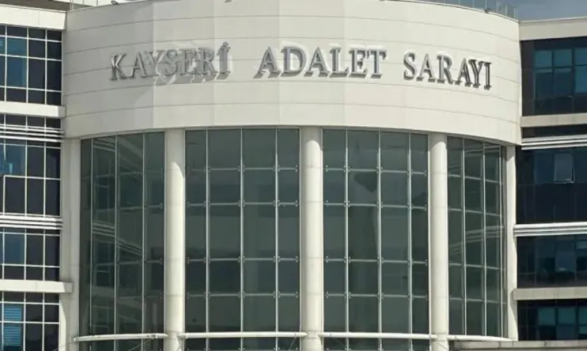 Sevgilisinin ölümüne neden olmakla suçlanan şahsın yargılanmasına devam edildi