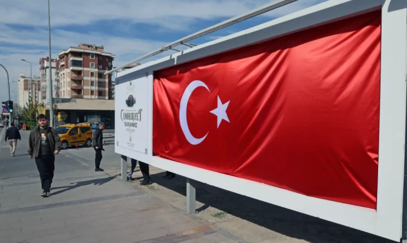 Talas Belediyesi Yine Yaptı Yapacağını: Cumhuriyet Bayramına Özel Konsept