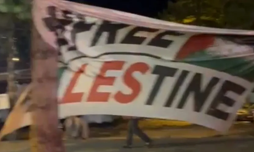 Talas'ta Starbucks'ın önünde protestolu tepki