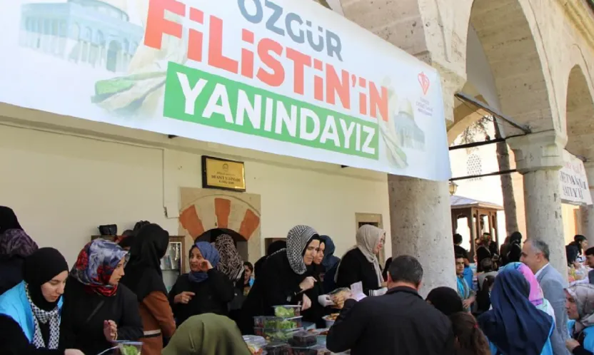 TDV, Gazze yararına 81 ilde kurulan hayır çarşılarından 192 milyon lira gelir elde etti