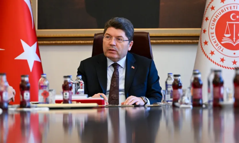 Toplam bin hakim ve savcı yardımcısı alınacak