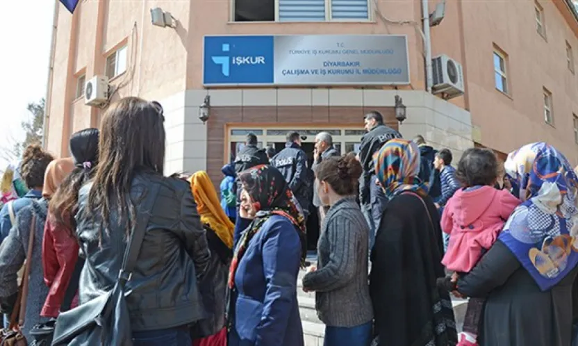 Türkiye'de 3 milyon 33 bin kişi işsiz
