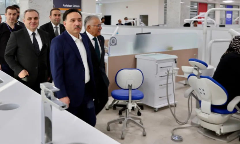 Türkiye'nin en büyük diş Hastanesi'ne Hasta Kabul Başladı