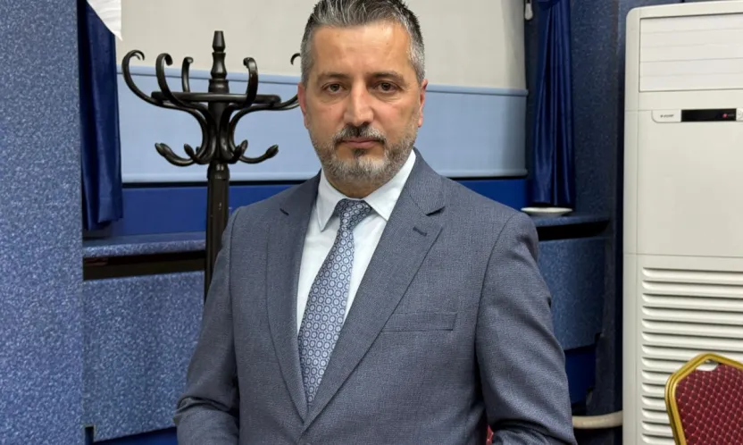 Ülker, 'Büyükşehir Belediyesi'nin depreme önem vermediğini Afet İşleri Daire Başkanlığı'na verdiği bütçeden anlıyoruz'