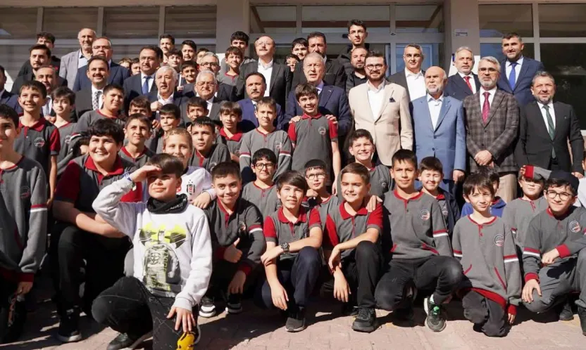 Üst Düzey Protokol, Mustafa Germirli İmam Hatip Ortaokulu'nu Ziyaret Etti