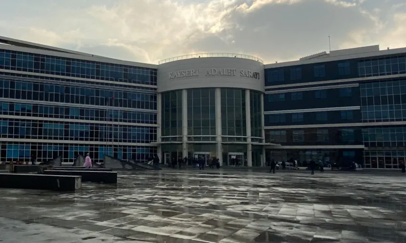 Uyuşturucu ticaretiyle yargılanan sanık  12 yıl 6 ay hapis cezası aldı