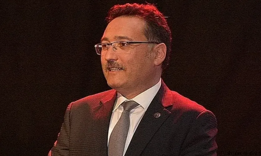 Vali Çiçek'ten Öğretmenler Günü Mesajı: 'Geleceğe Umutla Bakmamızı Sağlayan Sizlersiniz'