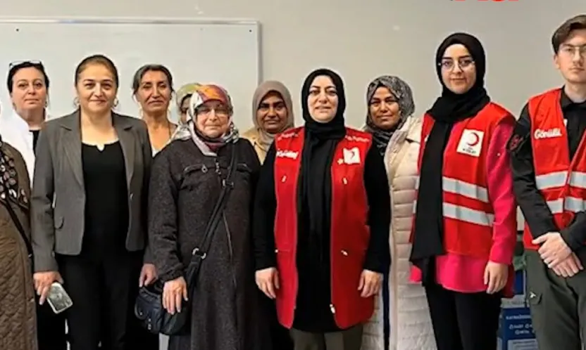 Vatandaşa KADES kullanımı anlatıldı, broşürler dağıtıldı