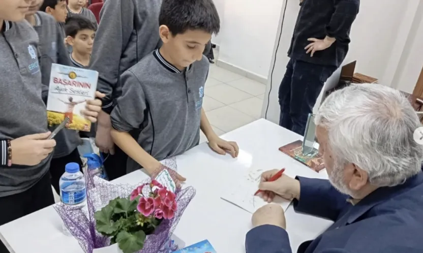 Yazar Ali Özkanlı, Erciyes Proje İHO Öğrencileriyle Buluştu