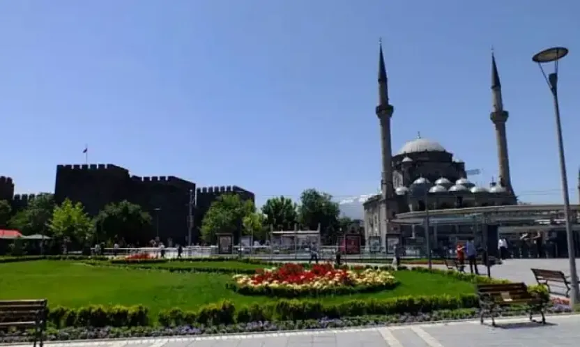 Yıl Sonu Hutbesinde Kötü Alışkanlıklara Dikkat Çekildi