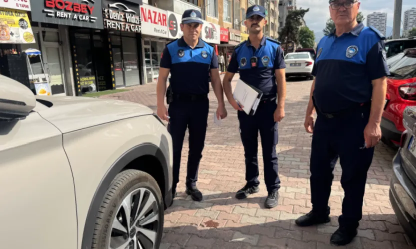 Zabıta'tab Uyarı: 'Kaldırımlar yayaların, yollar araçların'